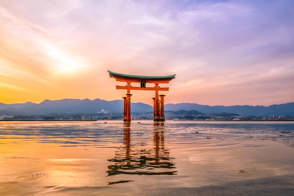 Miyajima, The famous Floating Torii gate in Japan